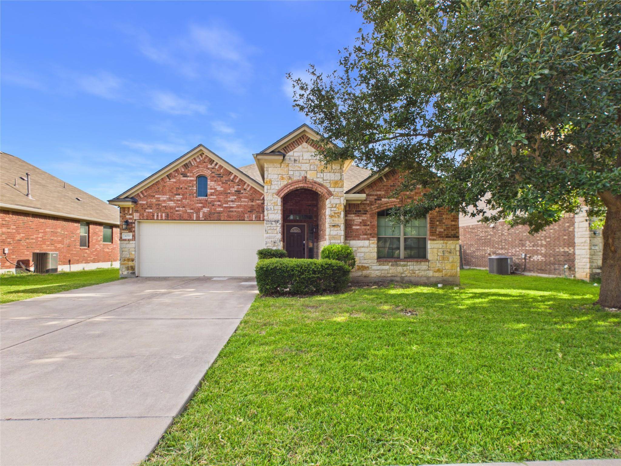 1070 Sussex WAY, Round Rock, TX 78665