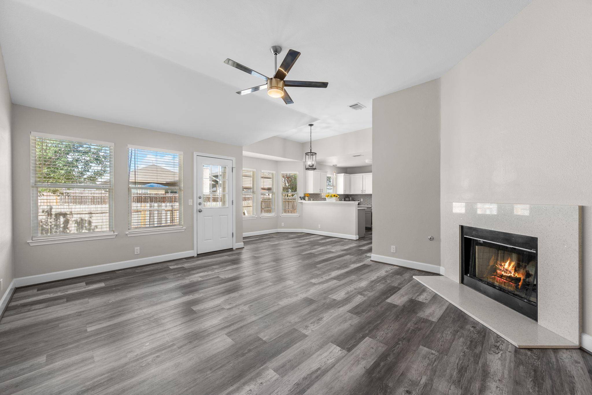 209 Clarks WAY, Hutto, TX 78634