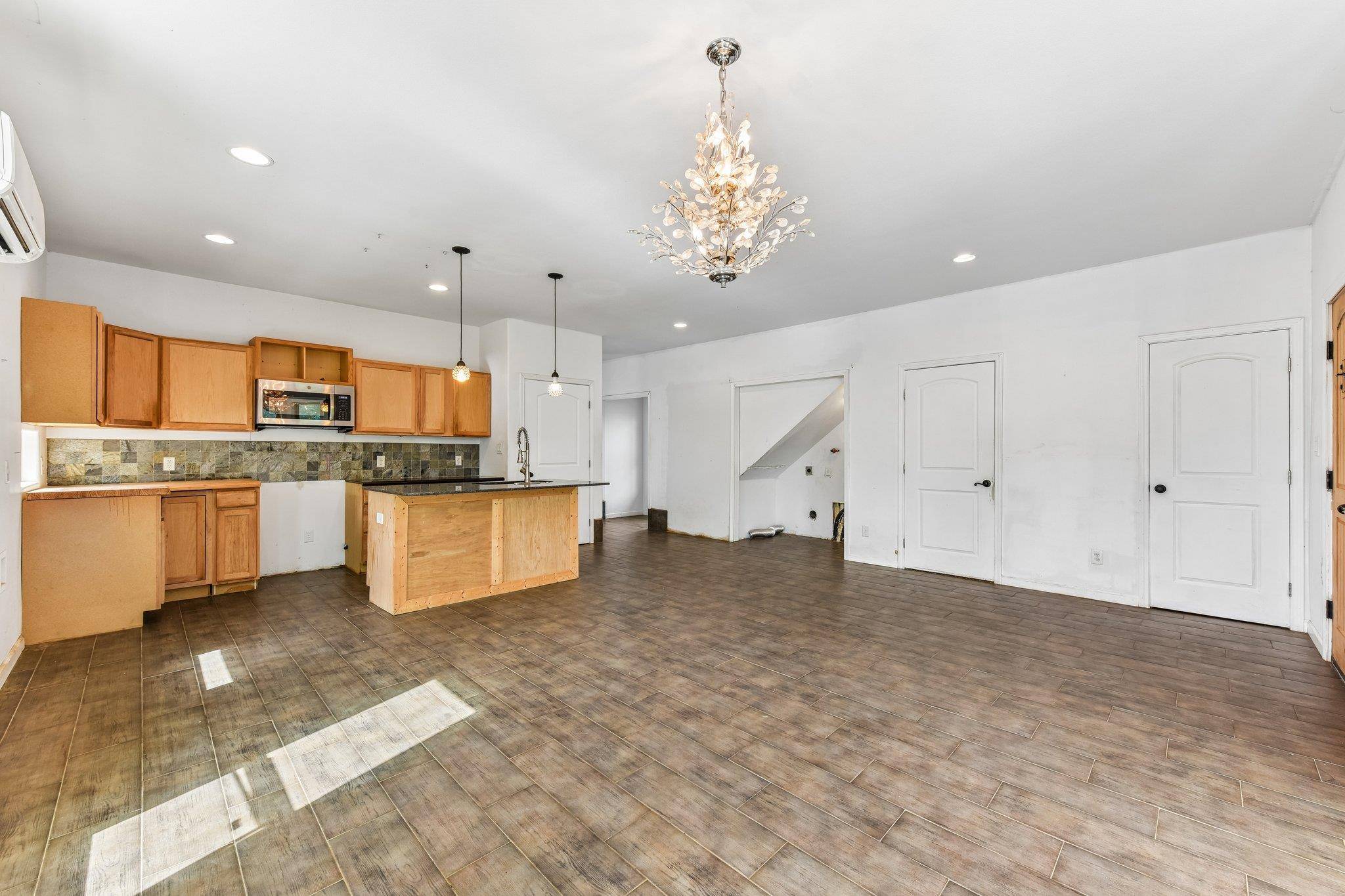 2003 E 9th ST, Austin, TX 78702