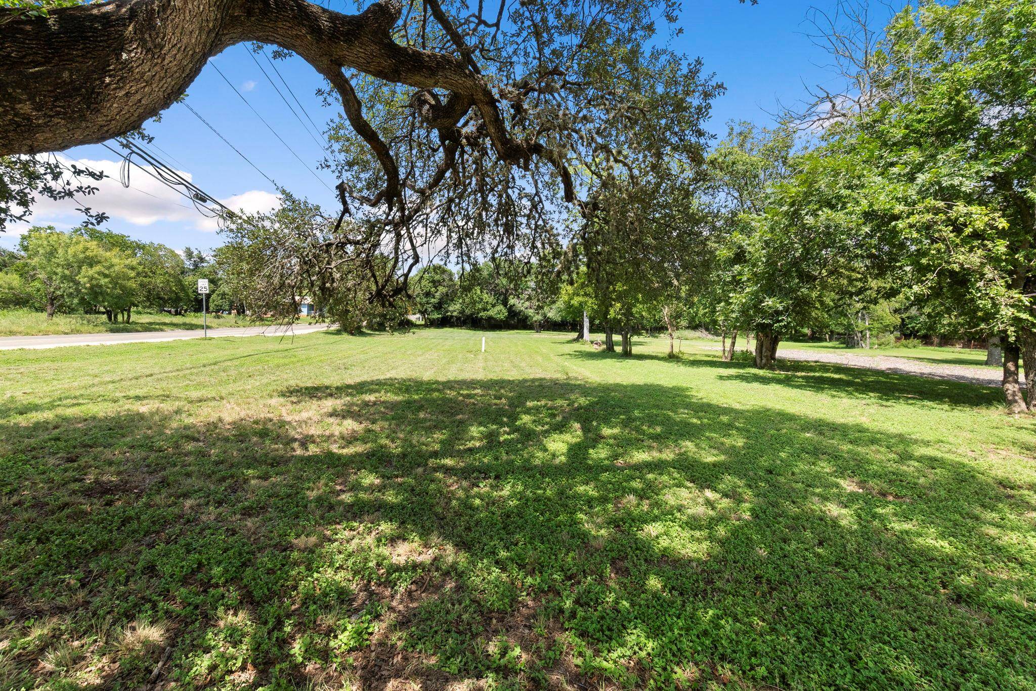 1410 N Bishop ST, San Marcos, TX 78666