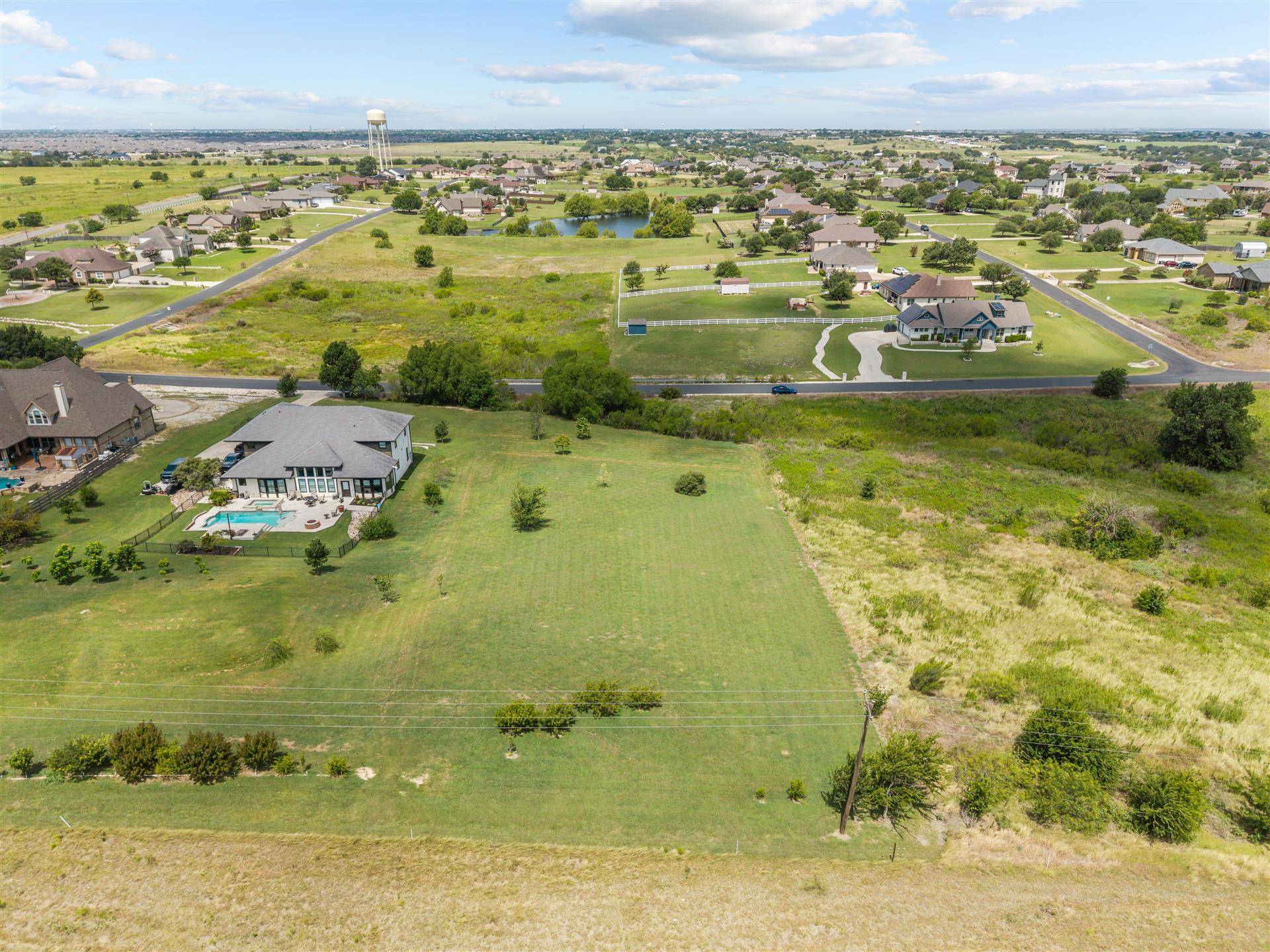 120 Apache PASS, Hutto, TX 78634
