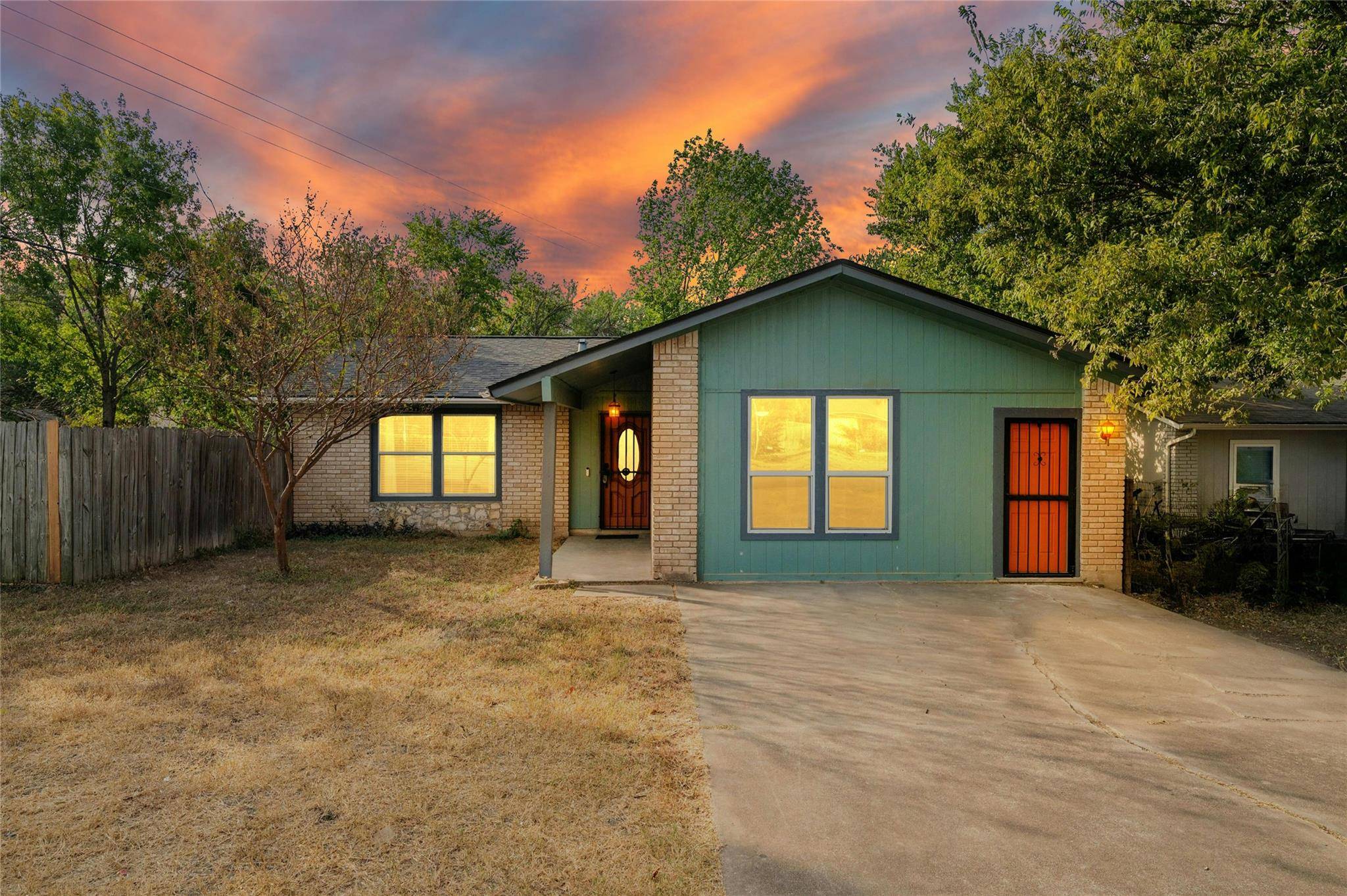 2523 E Stassney LN, Austin, TX 78744
