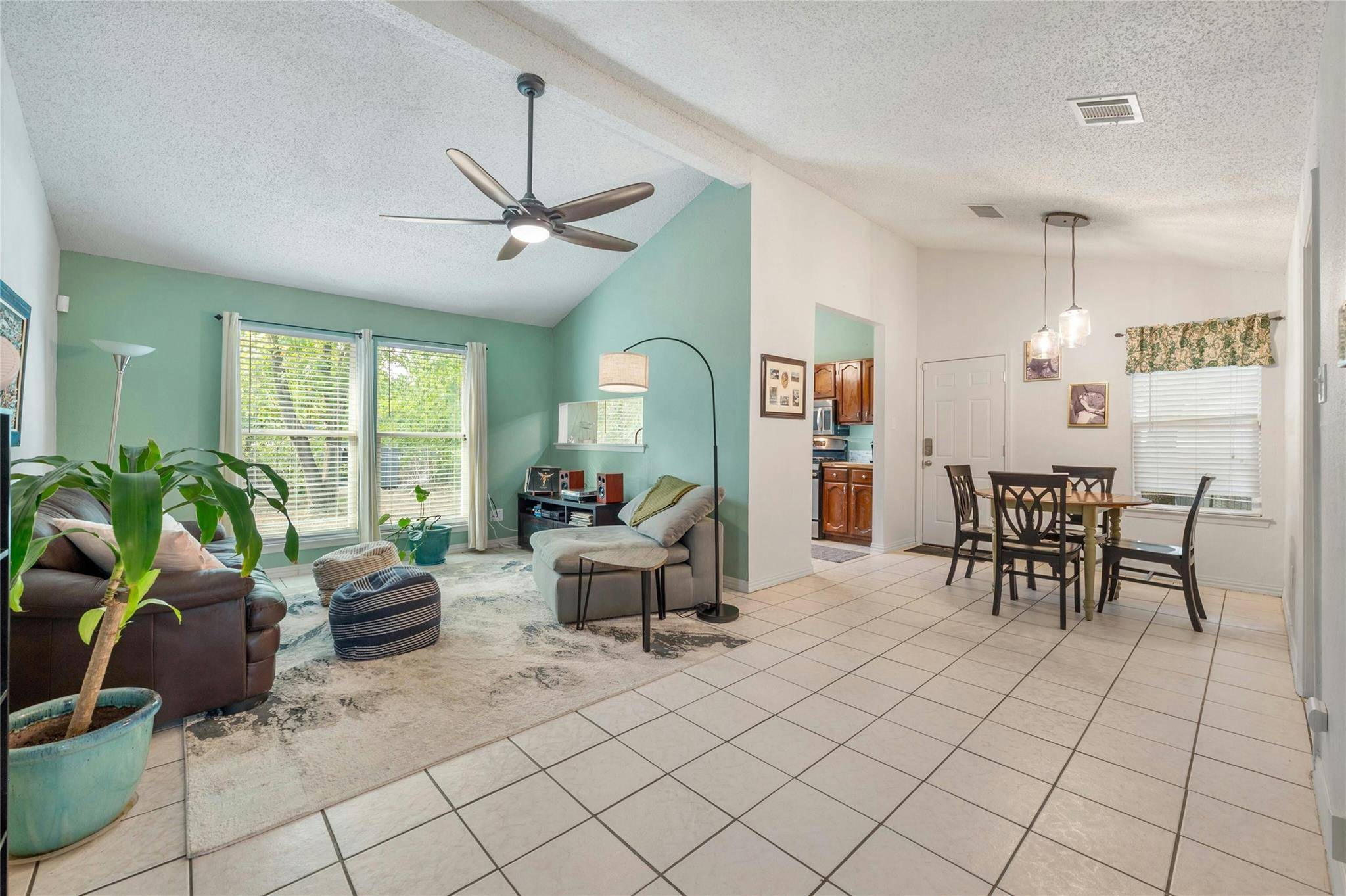 2523 E Stassney LN, Austin, TX 78744