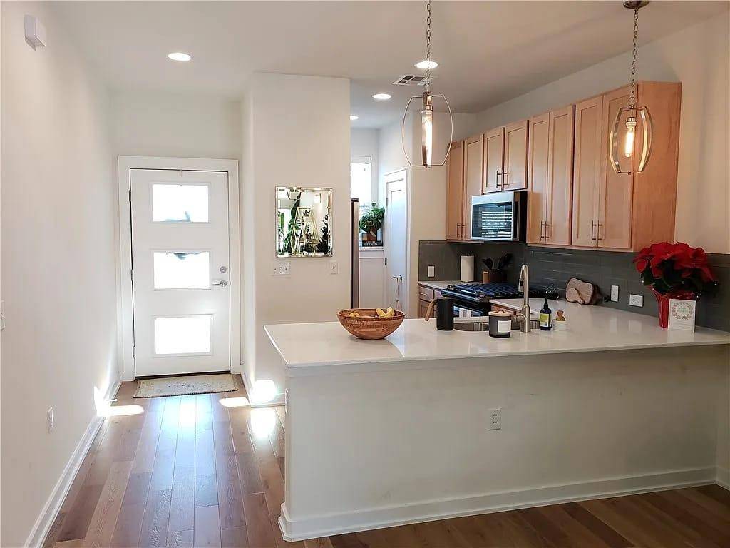 6800 Manchaca RD #4, Austin, TX 78745