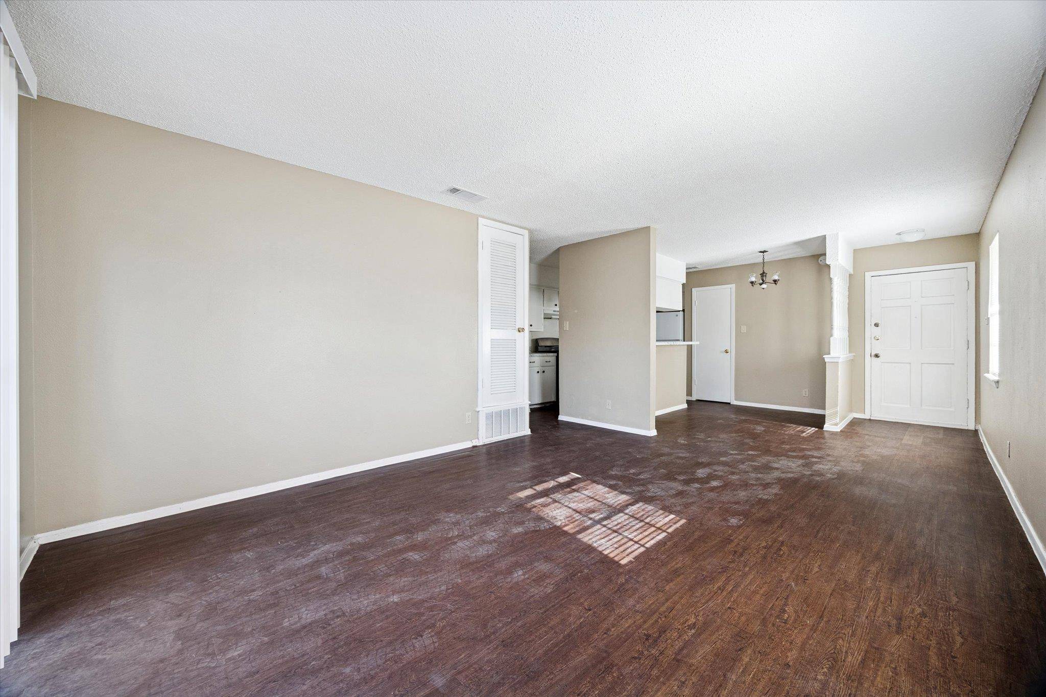 908 B Kirschner PL, Austin, TX 78758