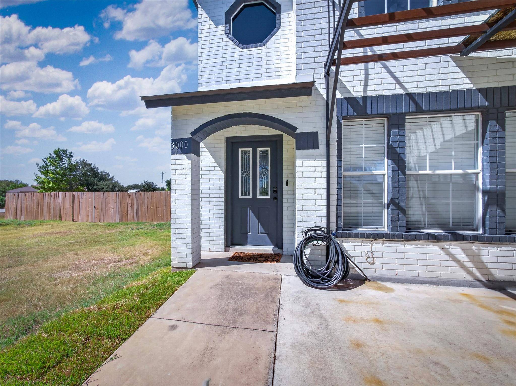3000 Ridgemont LN, Kyle, TX 78640
