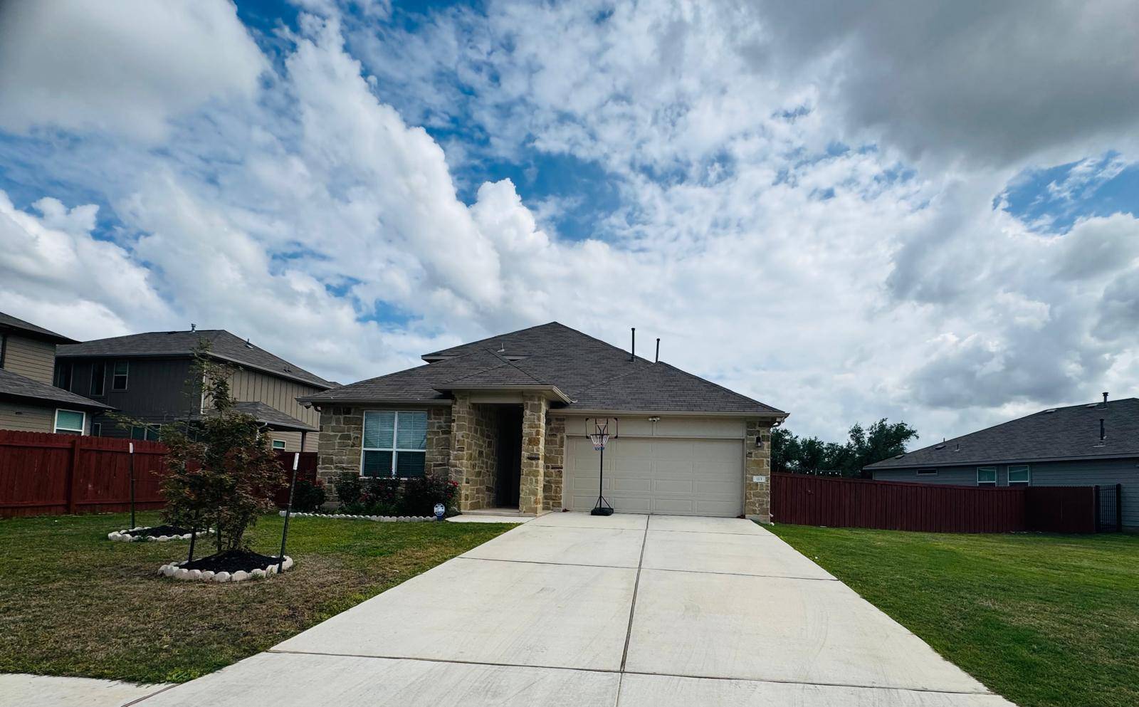 113 Queen Anne DR, Leander, TX 78641