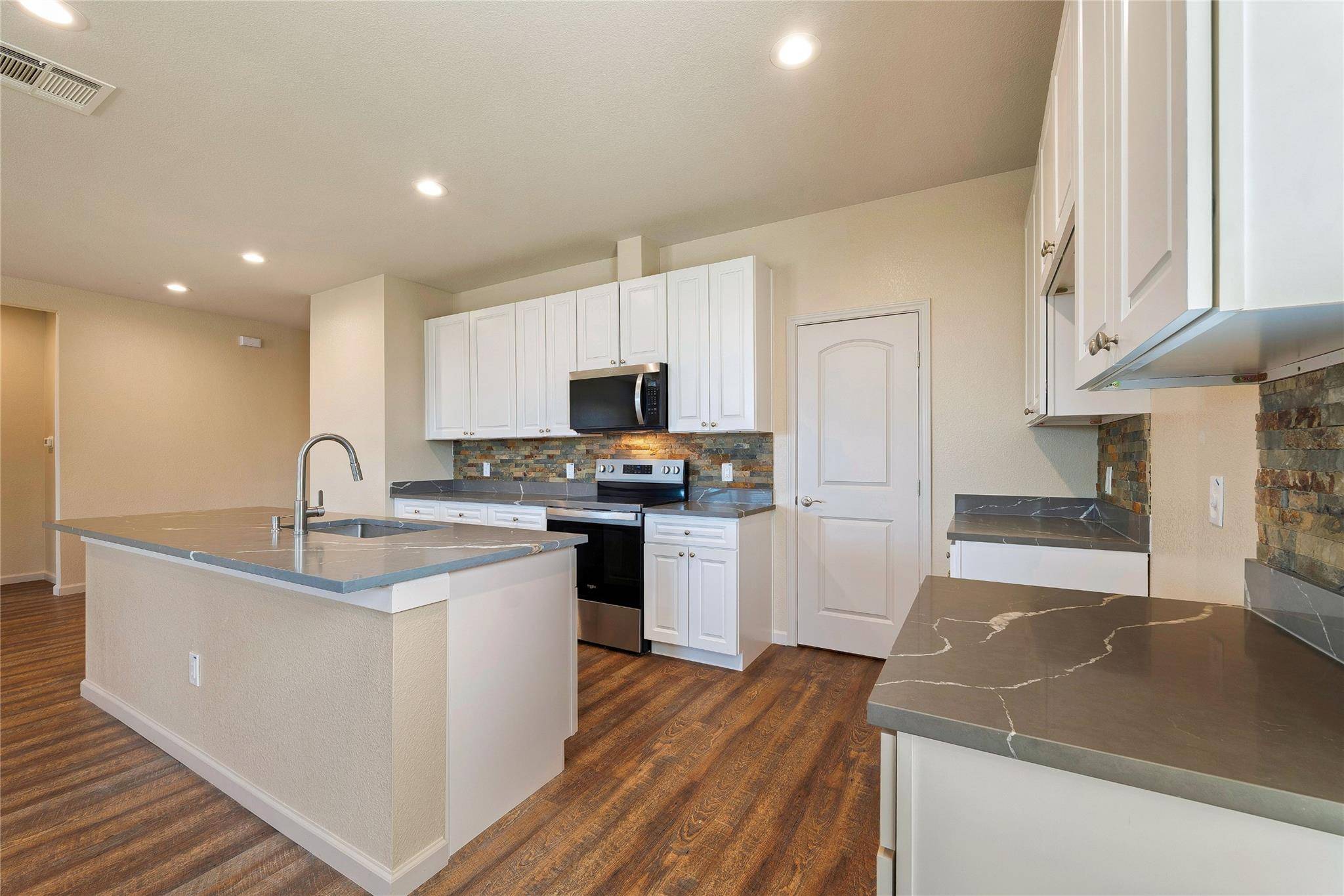 223 Quarry Rock LOOP, Liberty Hill, TX 78642