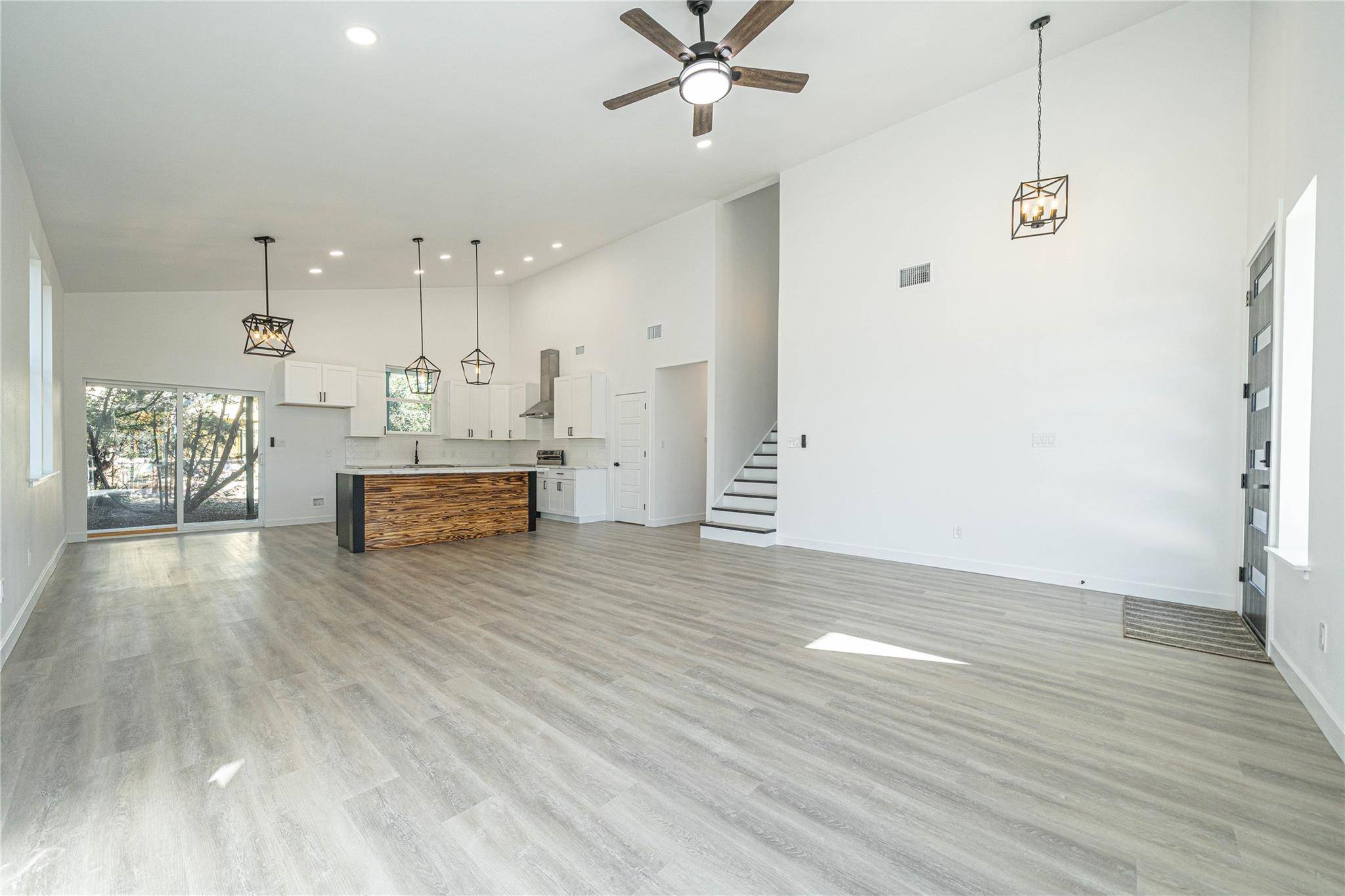 4 Huisache LN, Wimberley, TX 78676