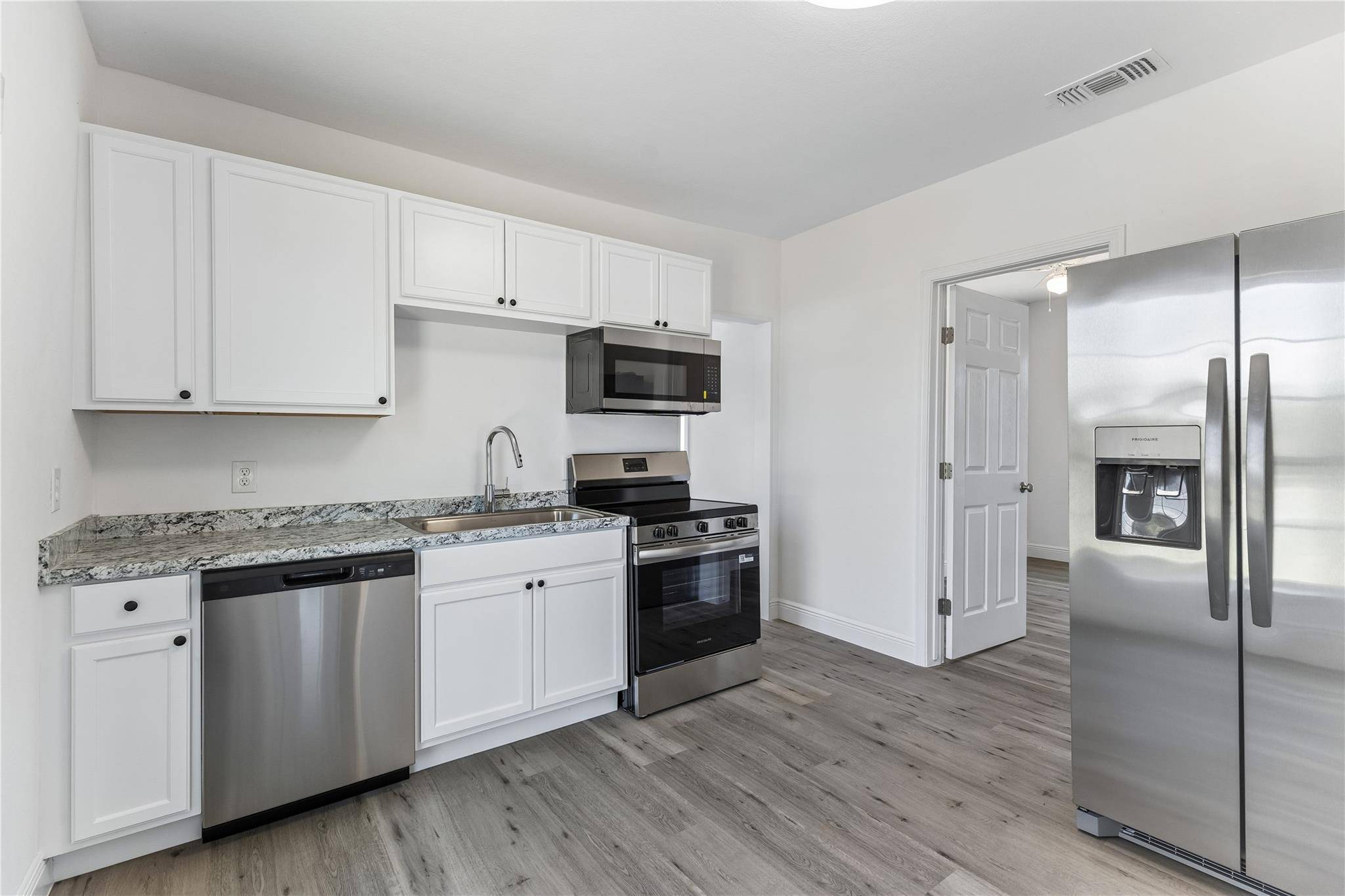 255 Foothill RD, Bastrop, TX 78602