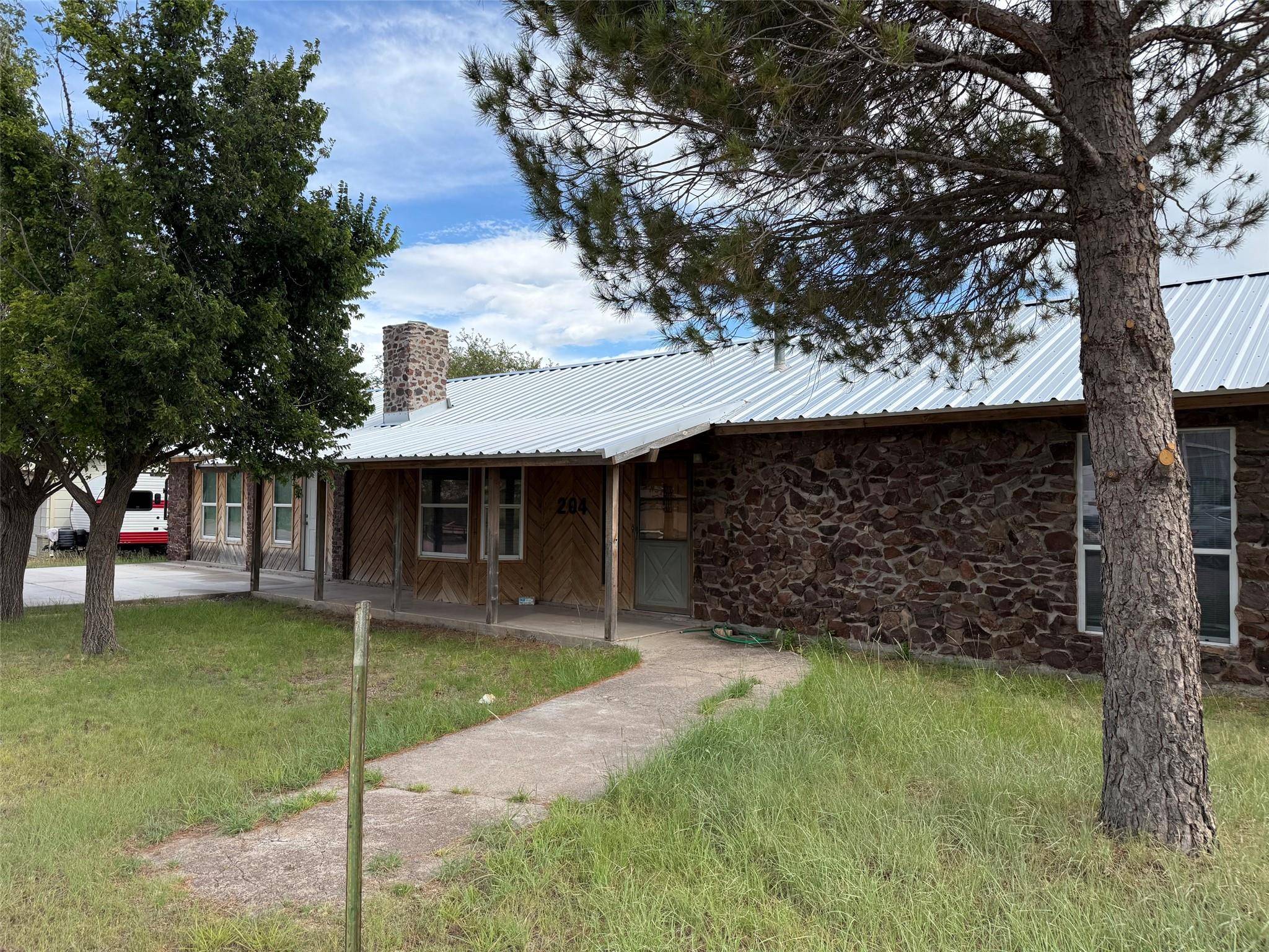 204 Circle C Ave, Fortdavis, TX 79734