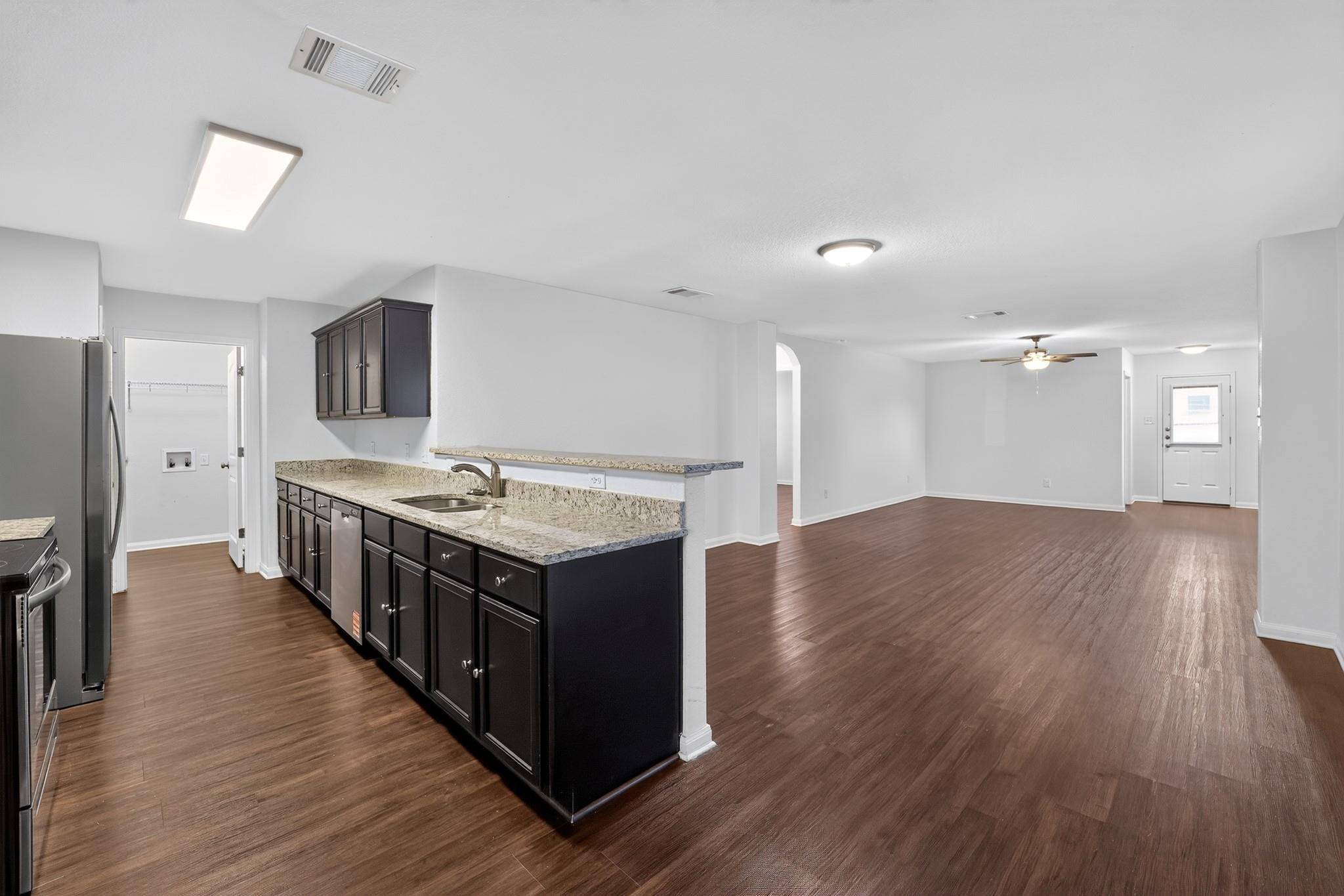 1564 Breanna LN, Kyle, TX 78640