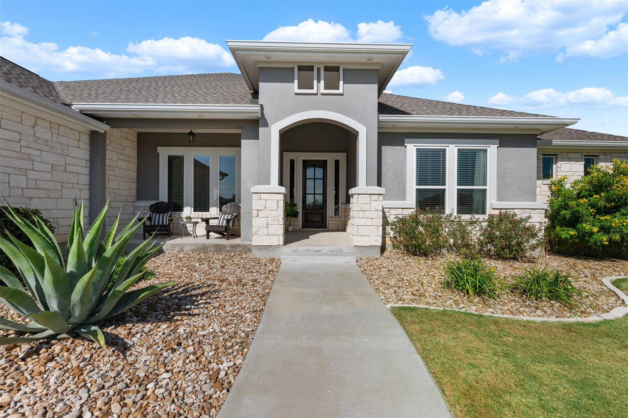 100 Honey Locust CV, Leander, TX 78641