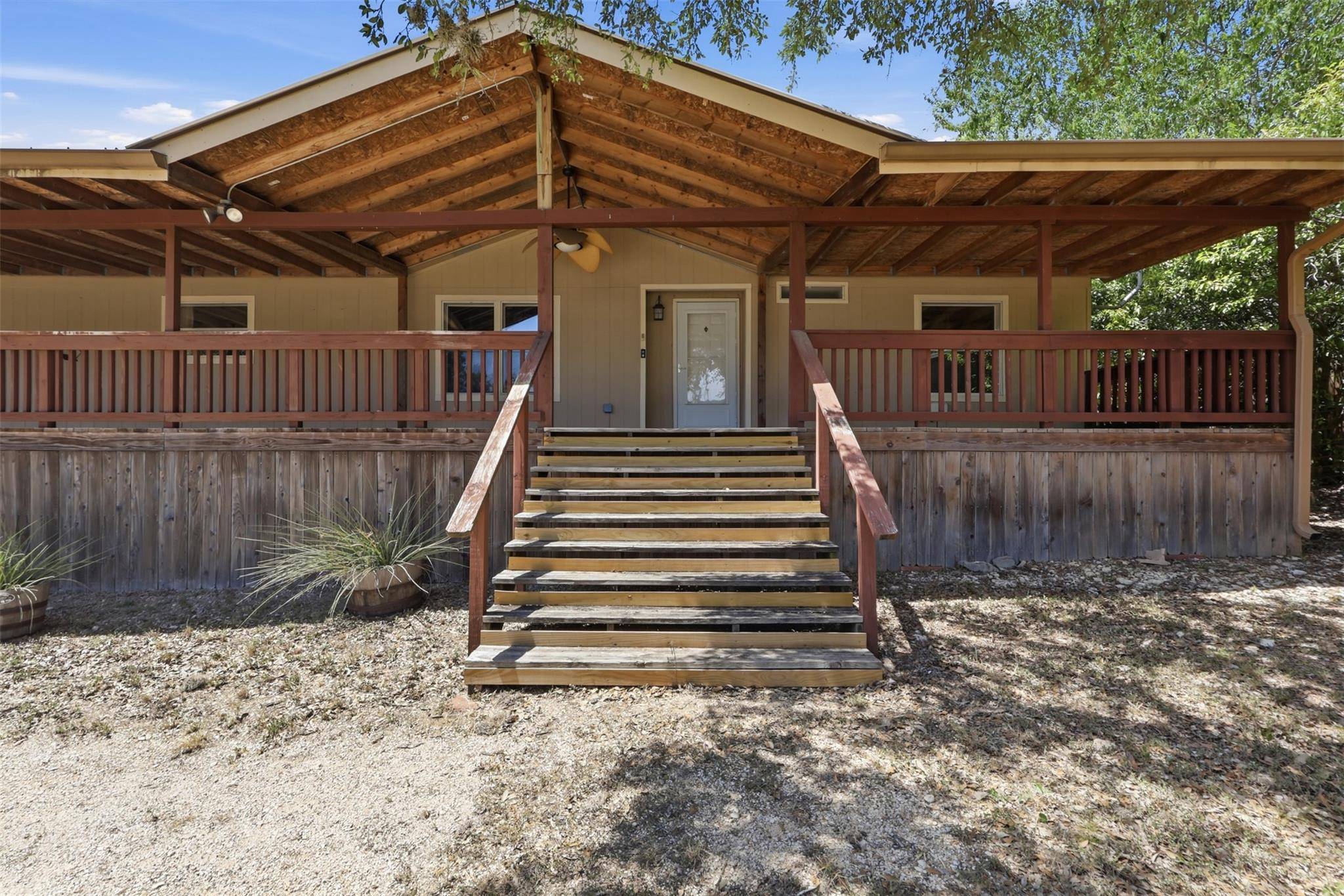 833 Nelson DR, Canyon Lake, TX 78133