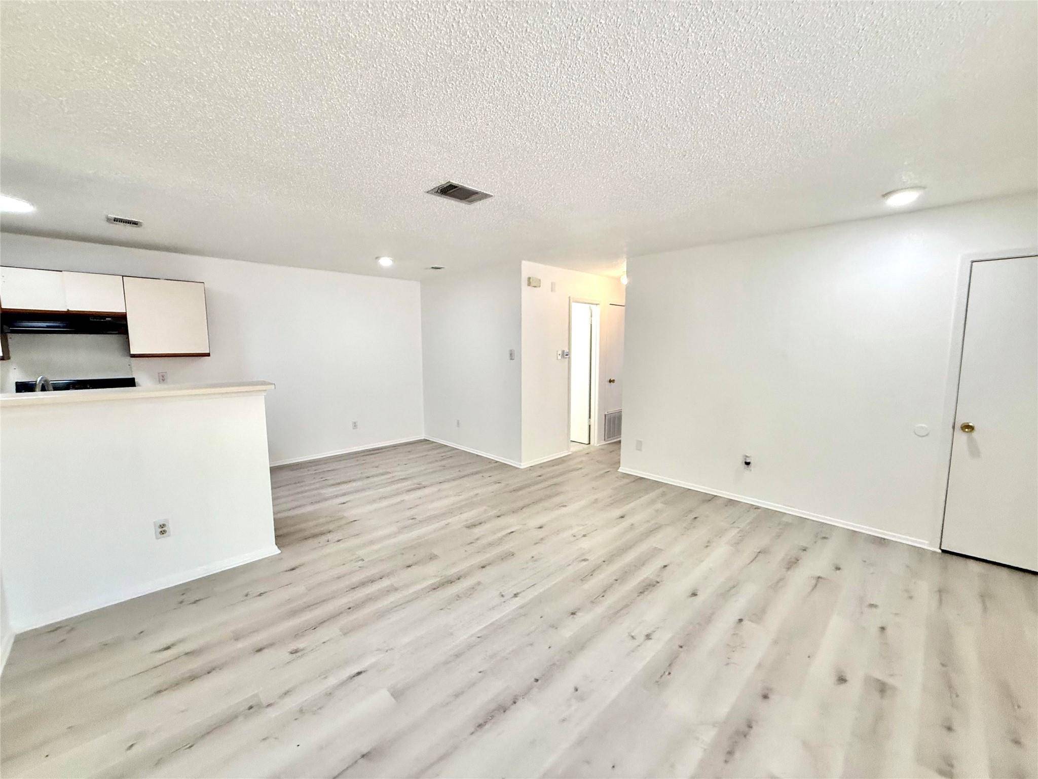 403 Country Aire DR, Round Rock, TX 78664