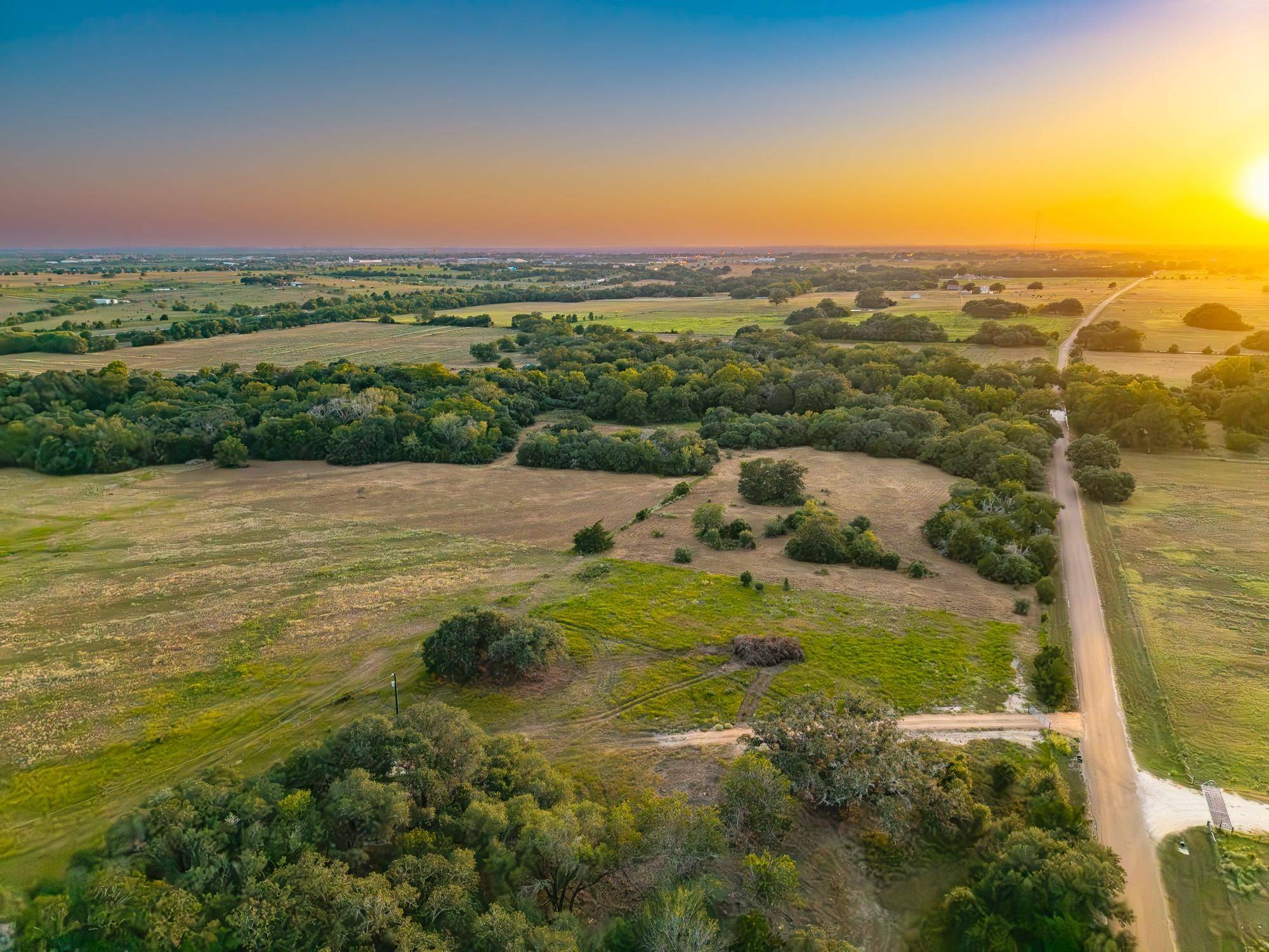 1830 Holub RD, Schulenburg, TX 78956
