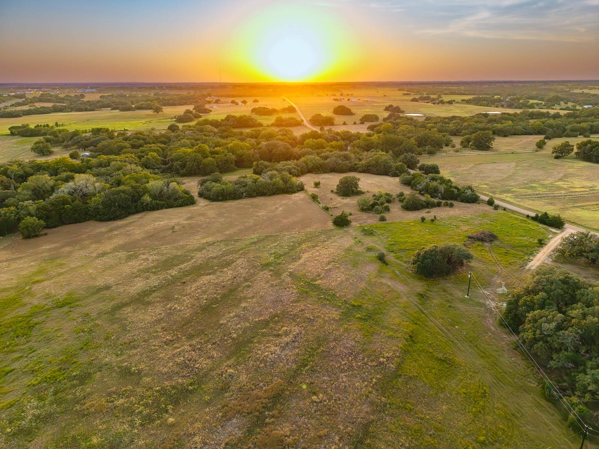 1830 Holub RD, Schulenburg, TX 78956