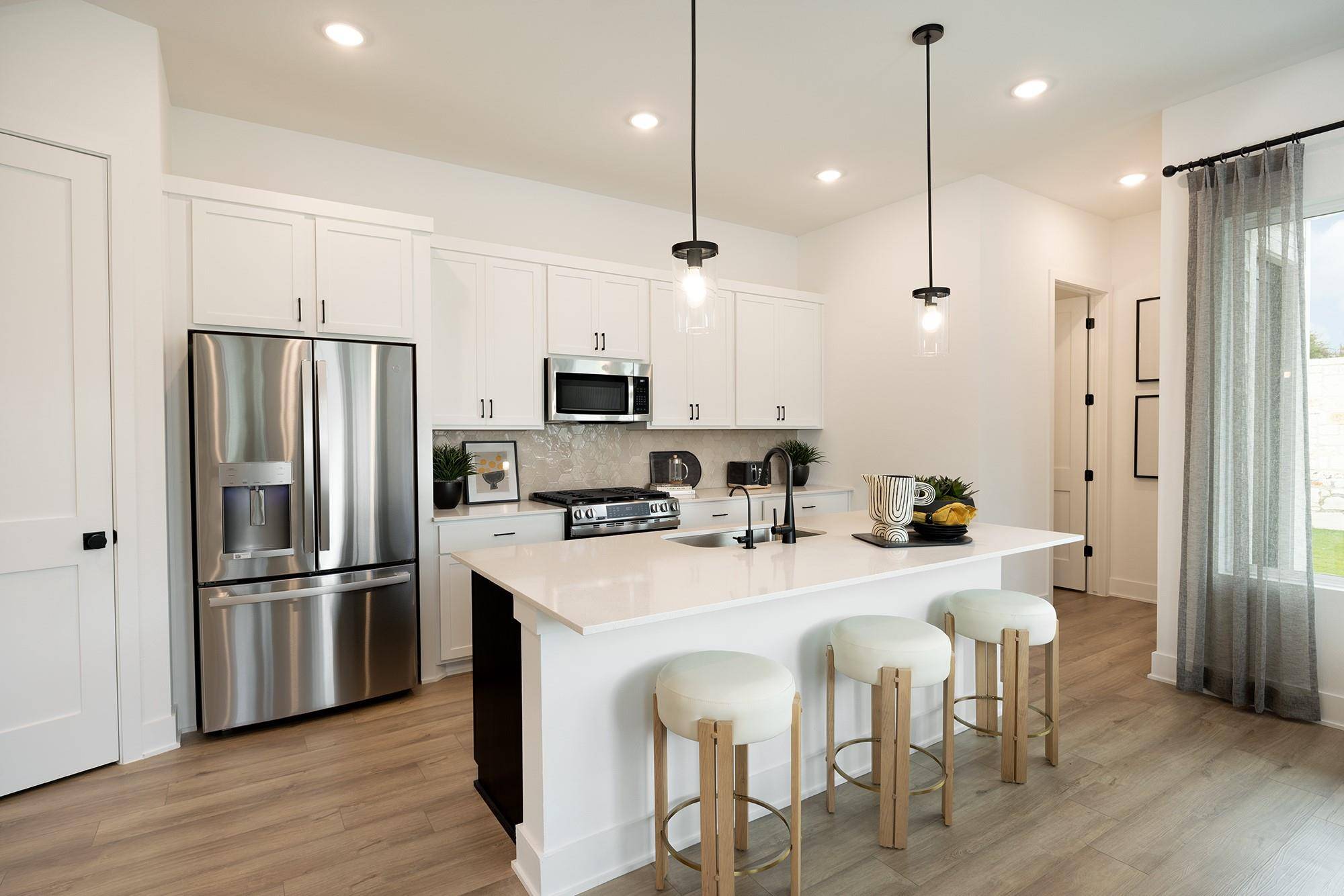 8102 Bird Song CIR, Austin, TX 78745