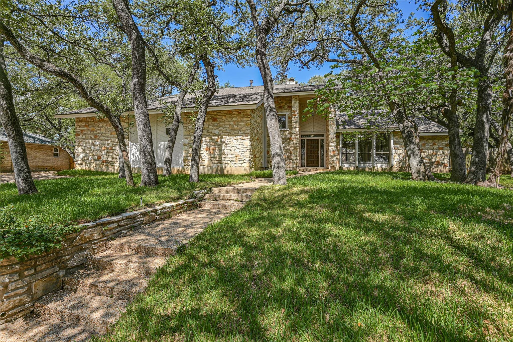 7704 Bramblewood CIR, Austin, TX 78731