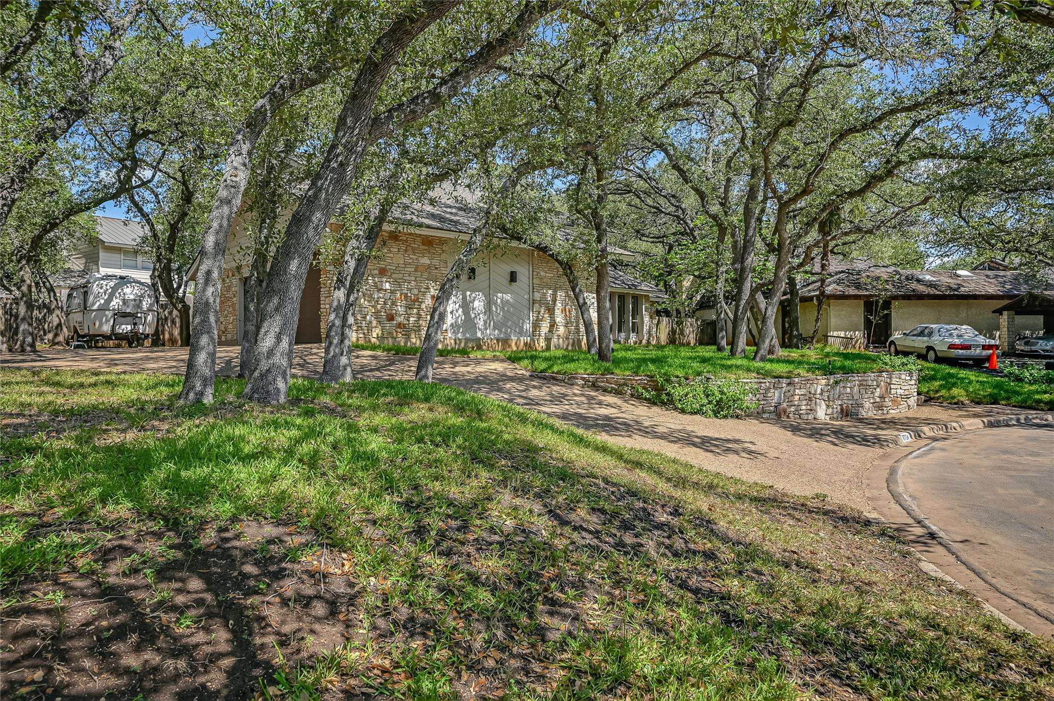 7704 Bramblewood CIR, Austin, TX 78731
