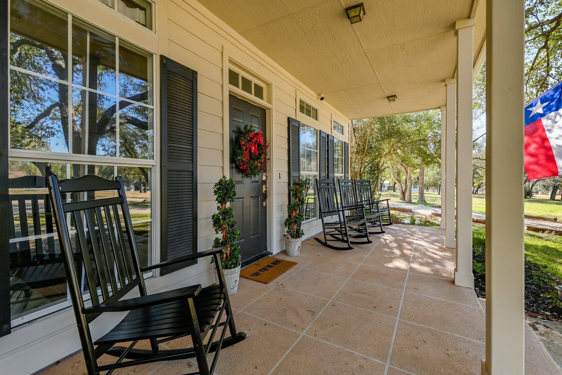 209 Peabody PL, Dripping Springs, TX 78620