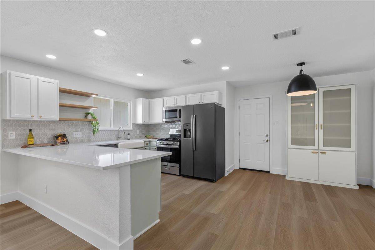 13000 Meadowheath CV, Austin, TX 78729