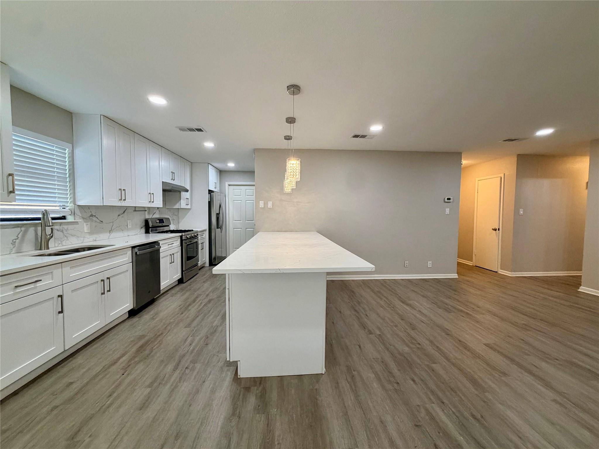1403 Long Branch DR, Georgetown, TX 78626