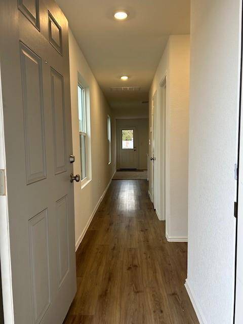 35 Trinity CIR, Lockhart, TX 78644