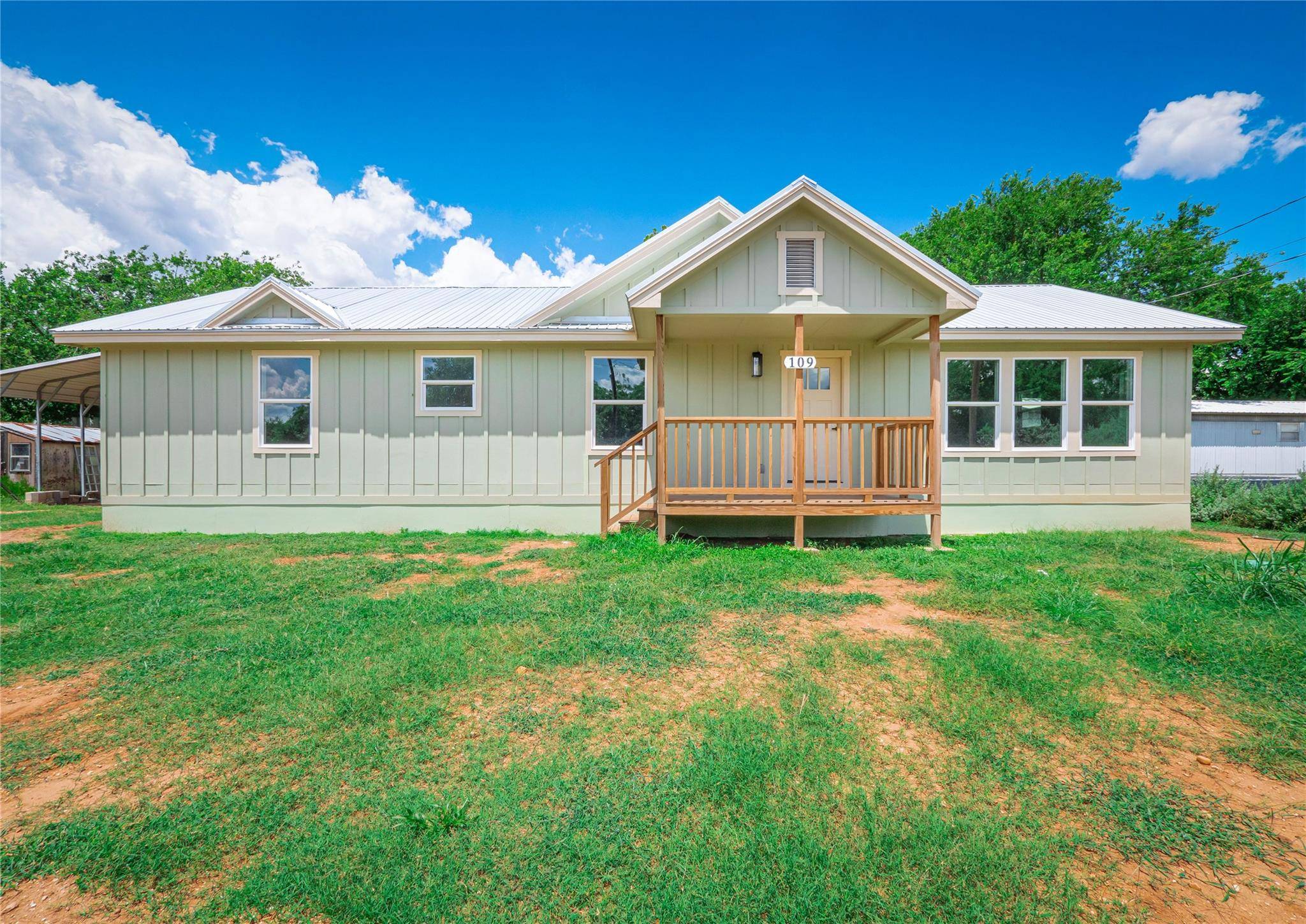 109 Elizabeth DR, Spicewood, TX 78669