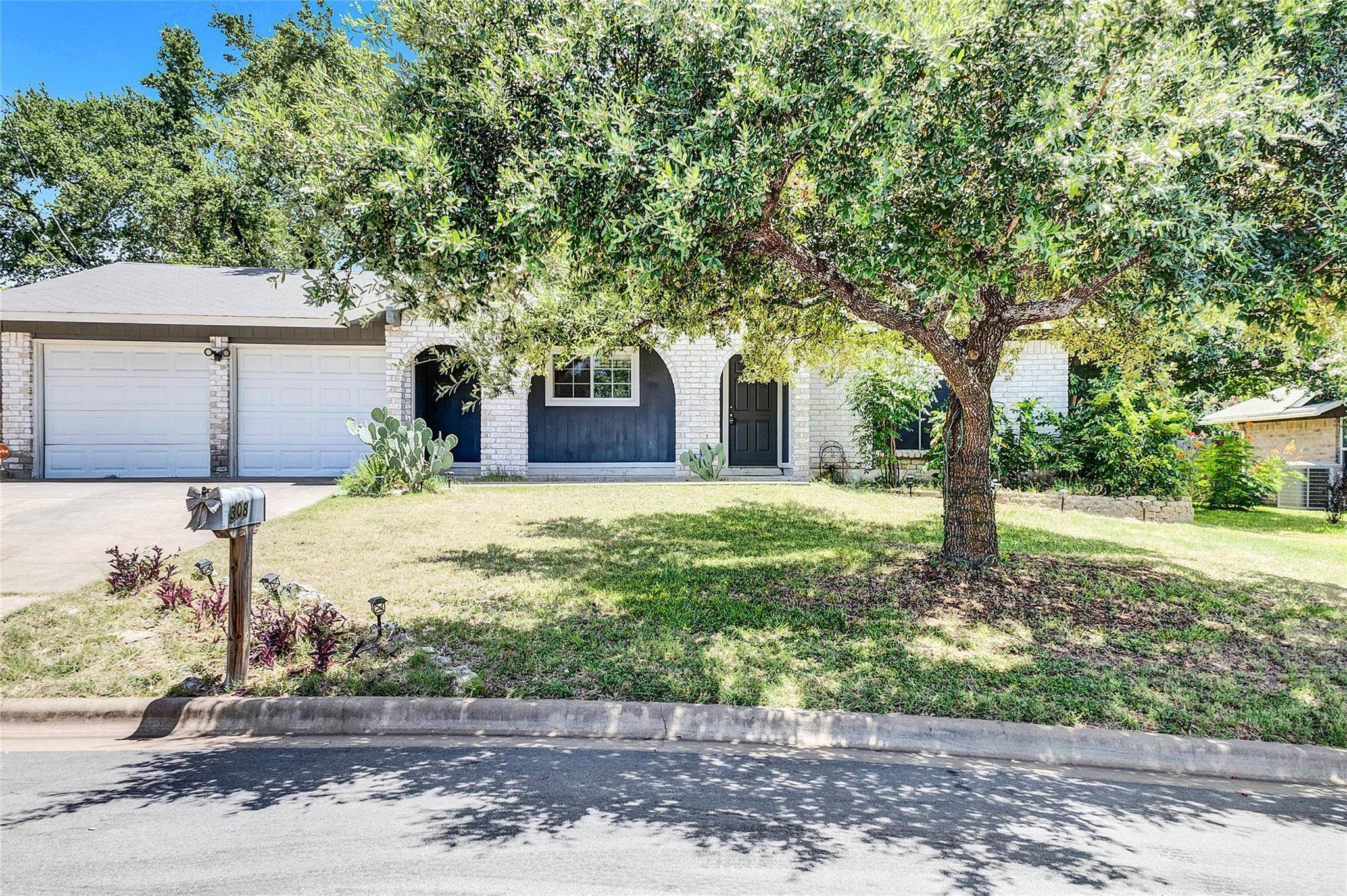 308 S Blue Ridge PKWY, Cedar Park, TX 78613