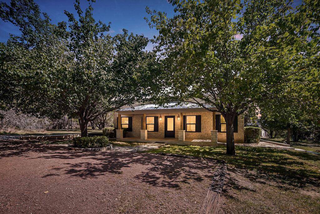 146 Hillside DR, Fredericksburg, TX 78624