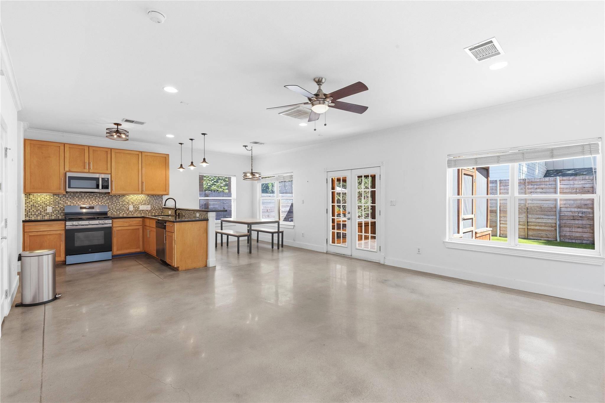 2610 Hidalgo ST, Austin, TX 78702