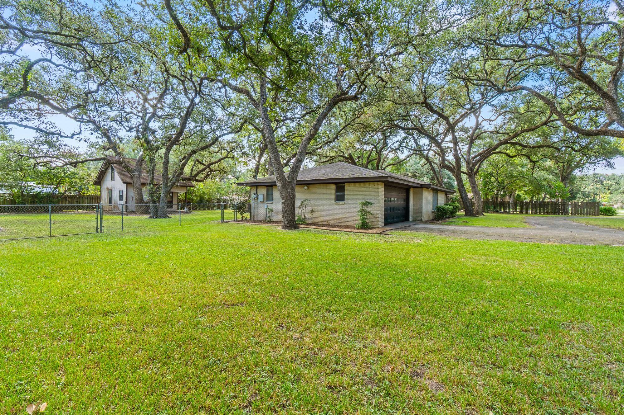 113 Krupka ST, Columbus, TX 78934