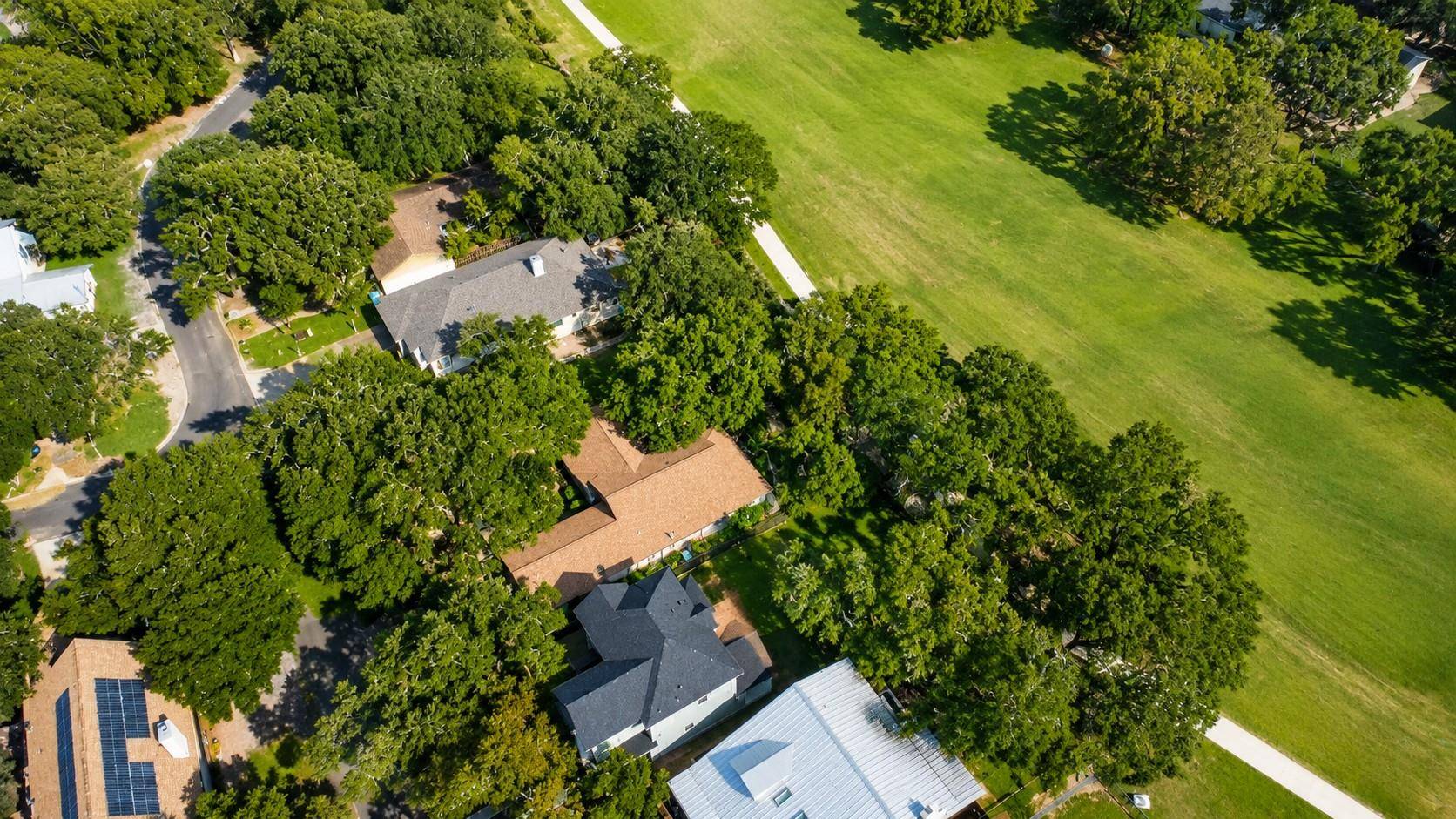 12 Wilson CIR, Wimberley, TX 78676