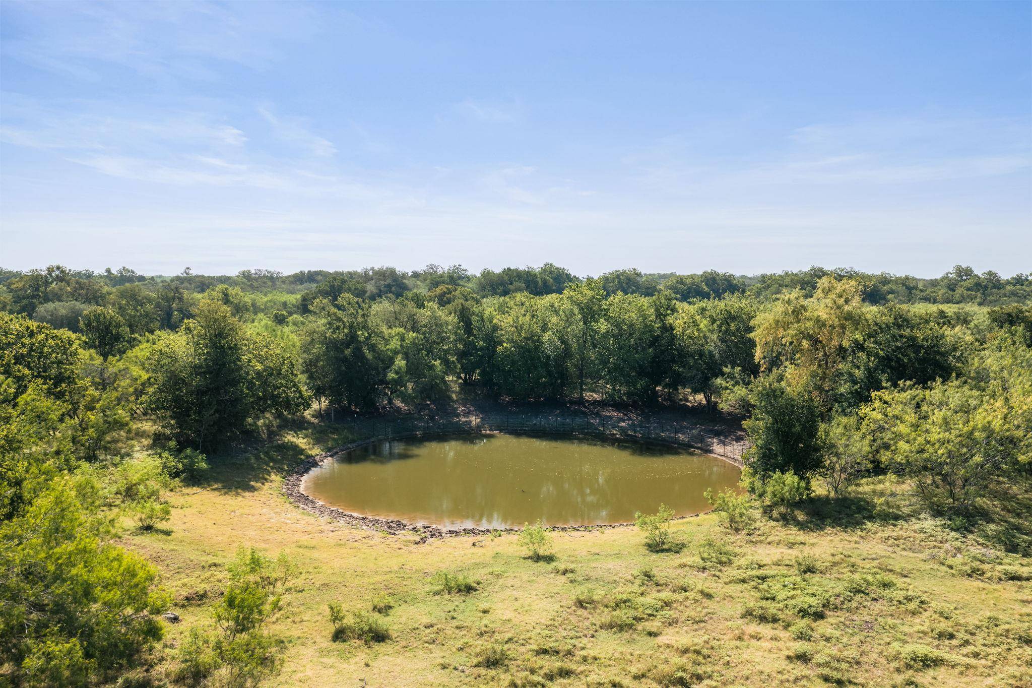 625 Callihan RD, Luling, TX 78648