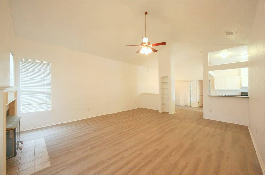 8200 Cahill DR, Austin, TX 78729