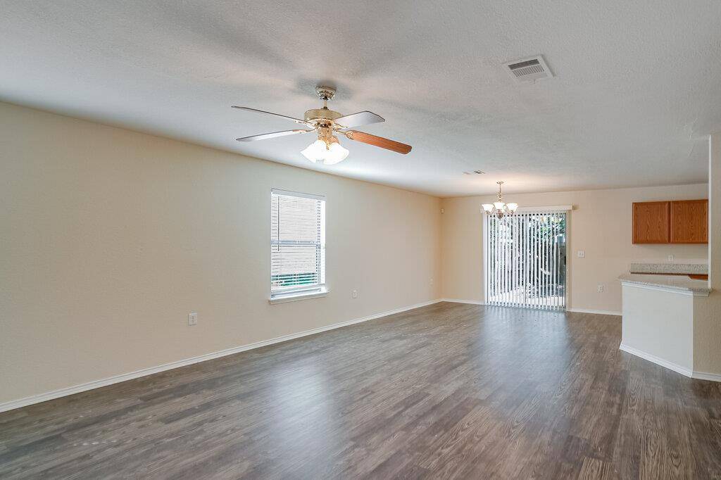 6812 Doyal DR, Austin, TX 78747