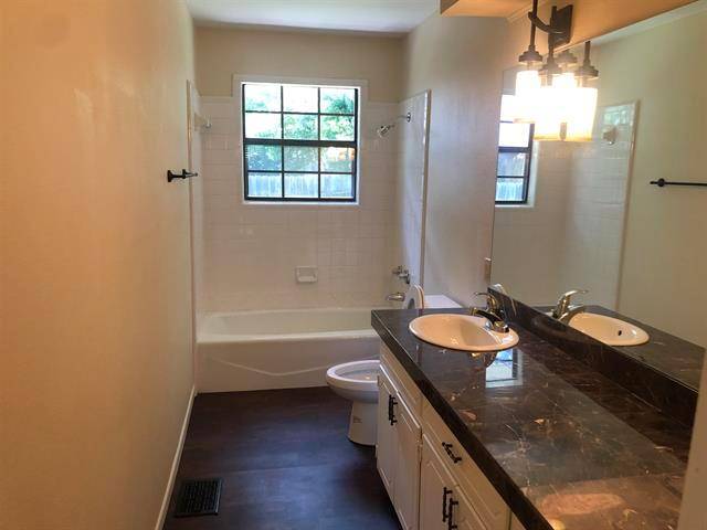 268 Quail ST, Meadowlakes, TX 78654