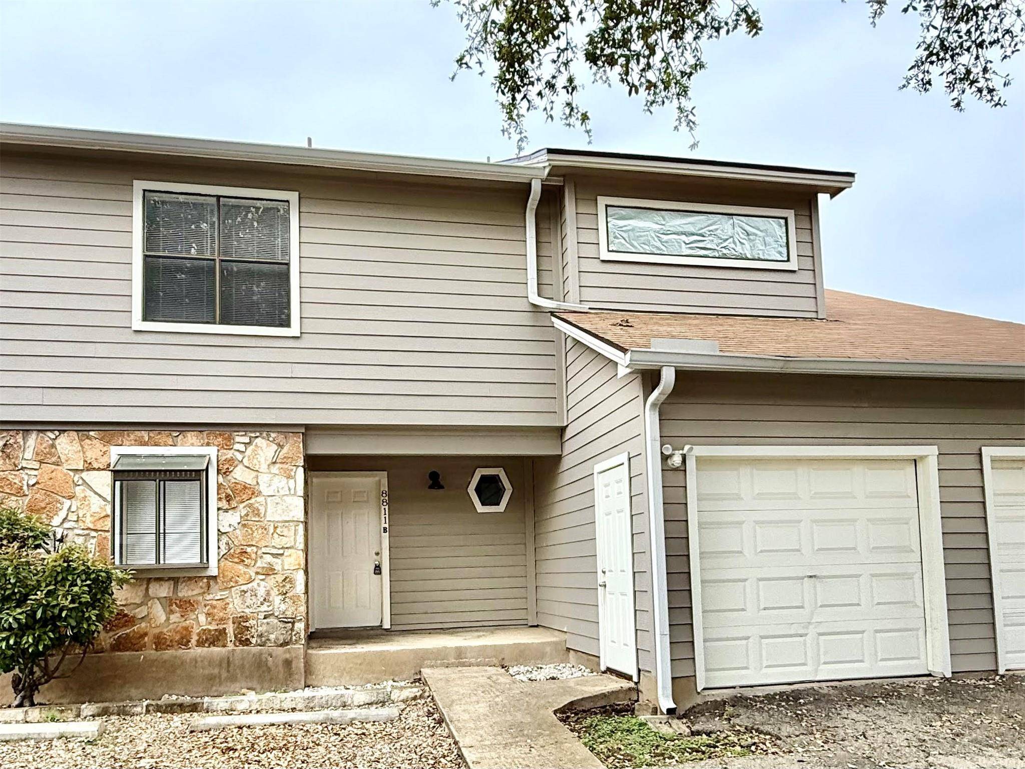 8811 Schick RD #B, Austin, TX 78729