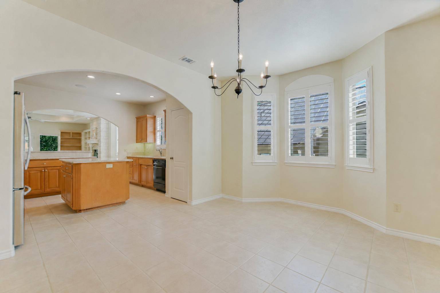 232 Fault Line DR, Horseshoe Bay, TX 78657