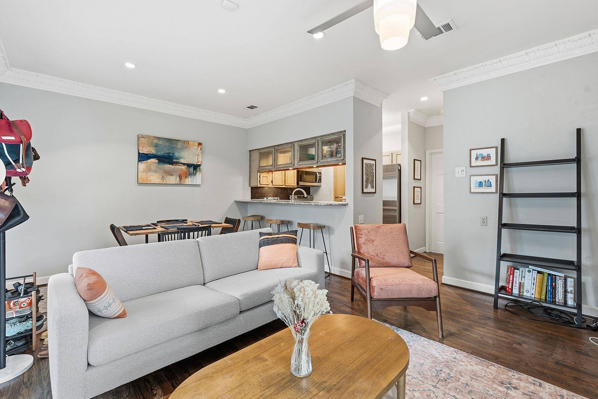 802 S 1st ST #202, Austin, TX 78704