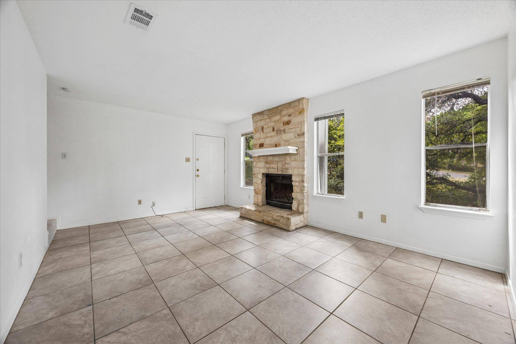 8202 Mescalero DR #A, Austin, TX 78736