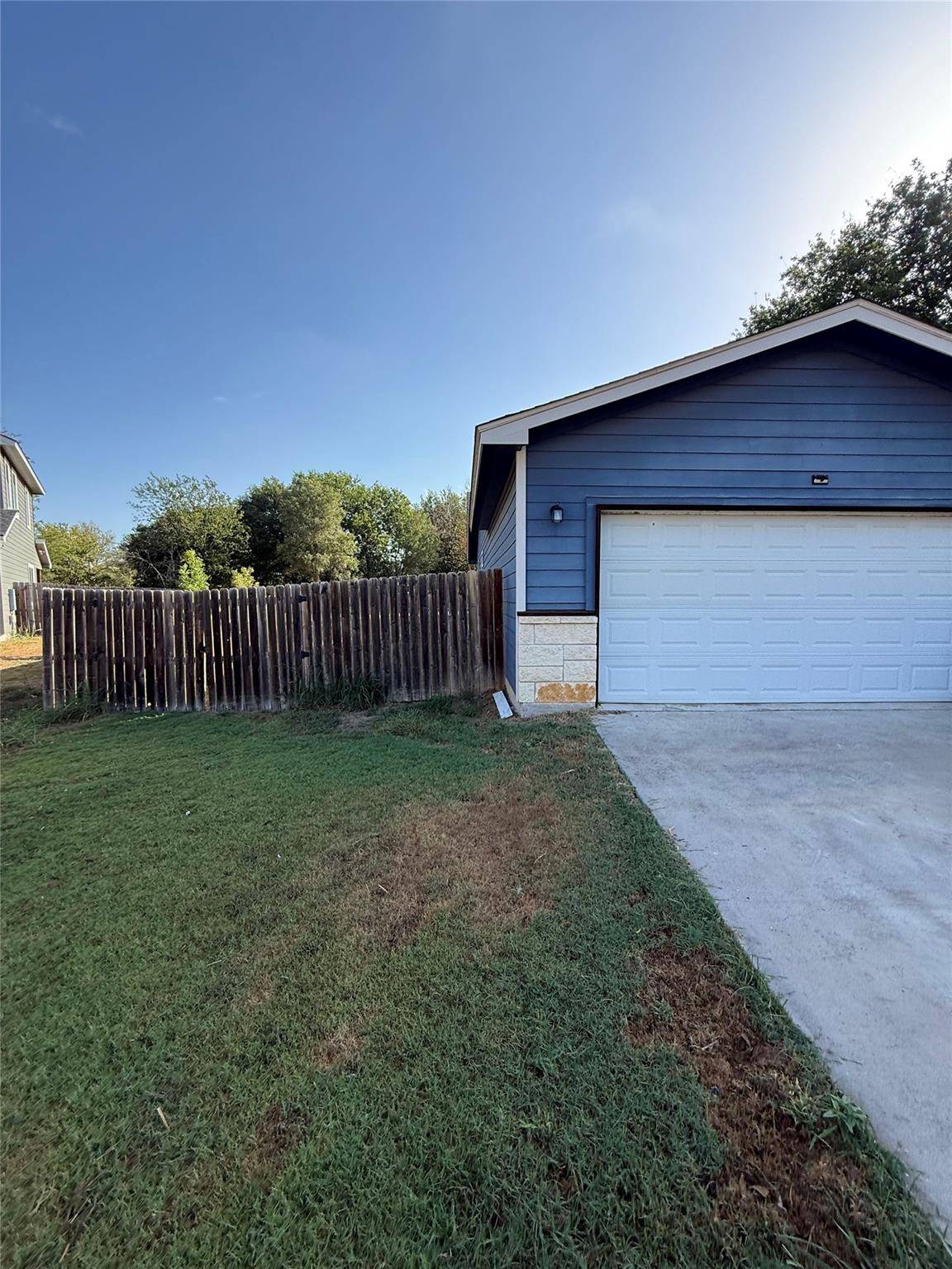 132 Waianae CT, Bastrop, TX 78602
