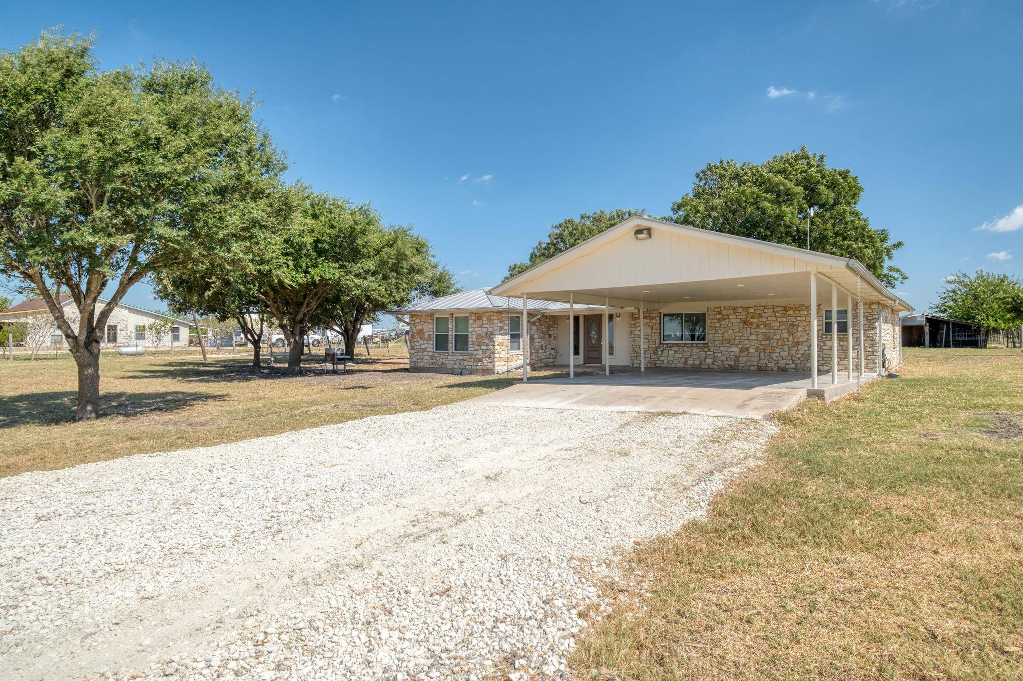 20960 Cameron RD, Coupland, TX 78615