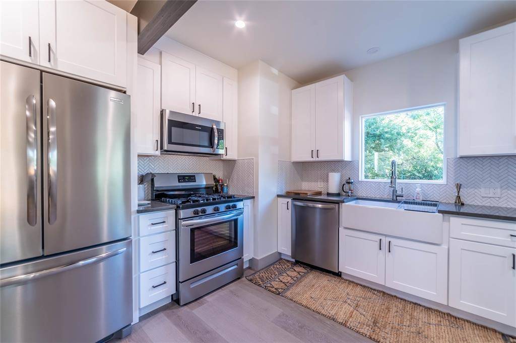3007 E 14 1/2 ST #Unit B, Austin, TX 78702