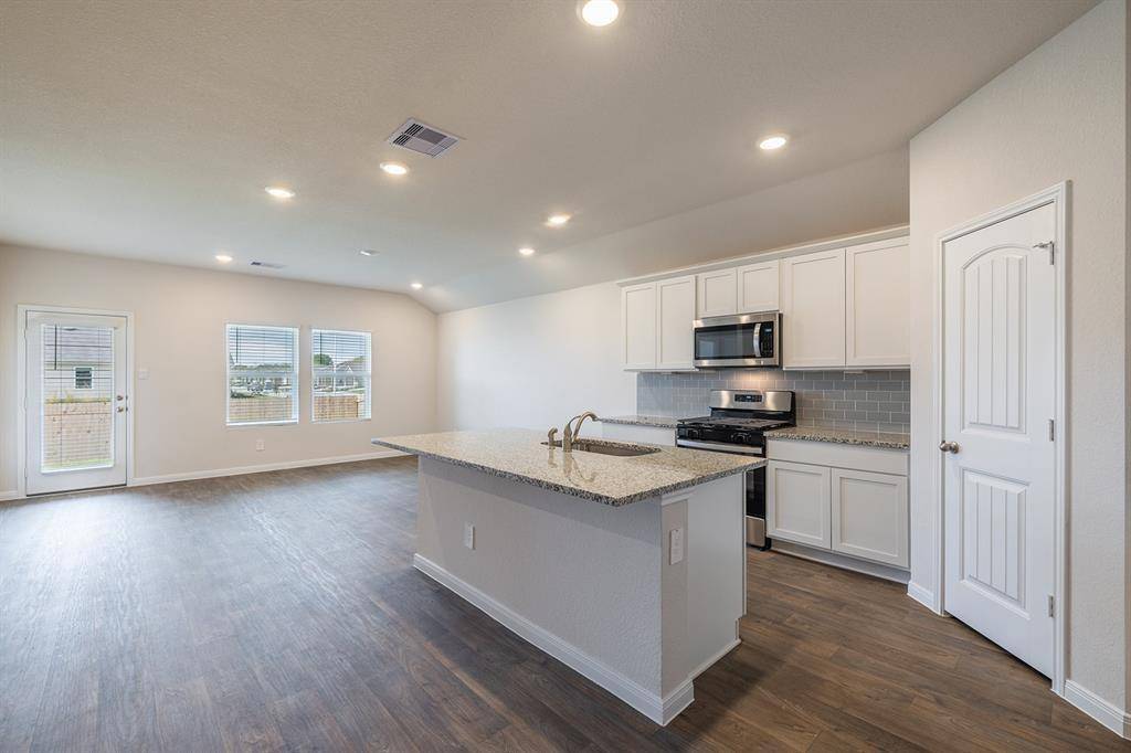 315 Belmont PL, Lockhart, TX 78644