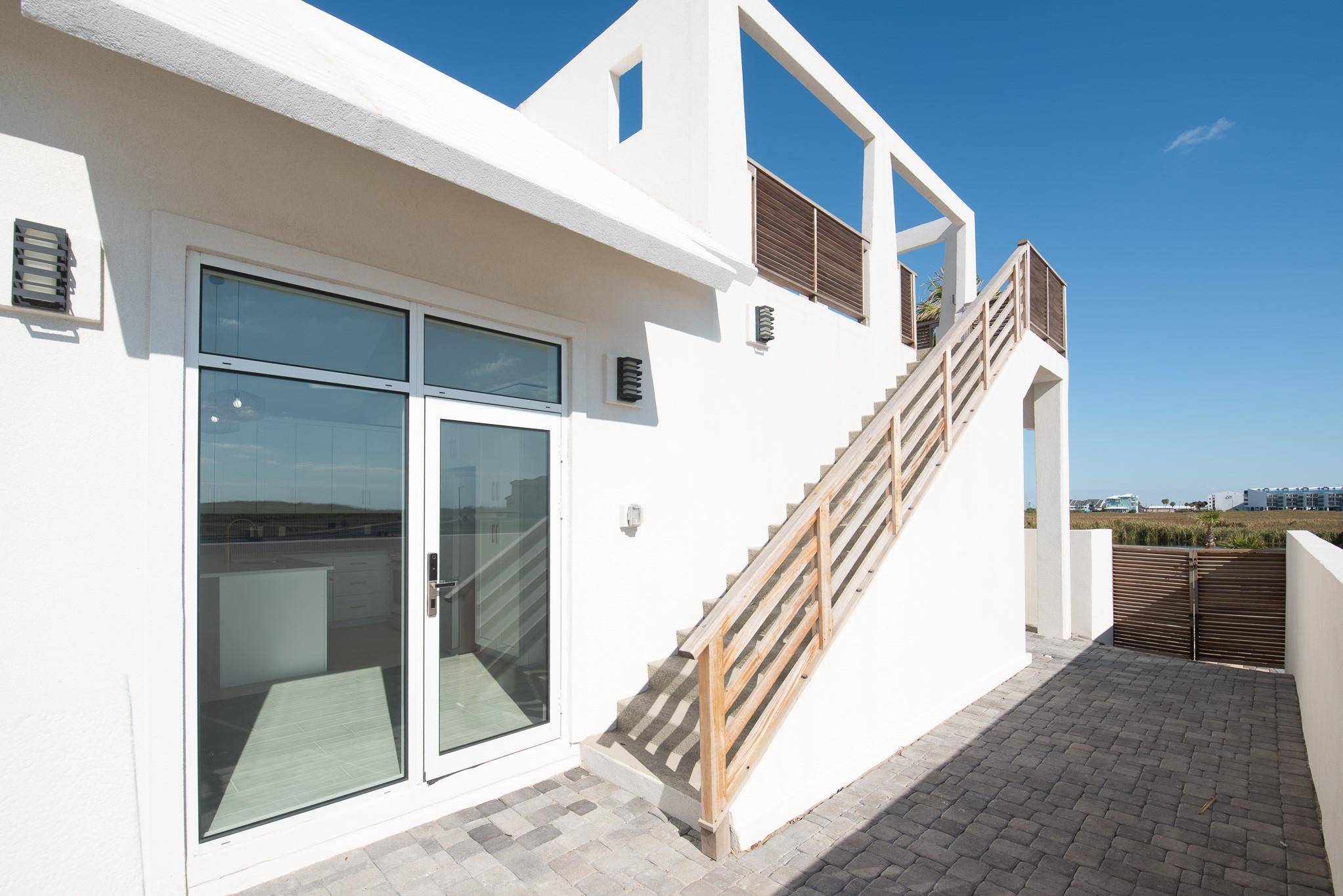 106 Porto Villageo DR, Port Aransas, TX 78373