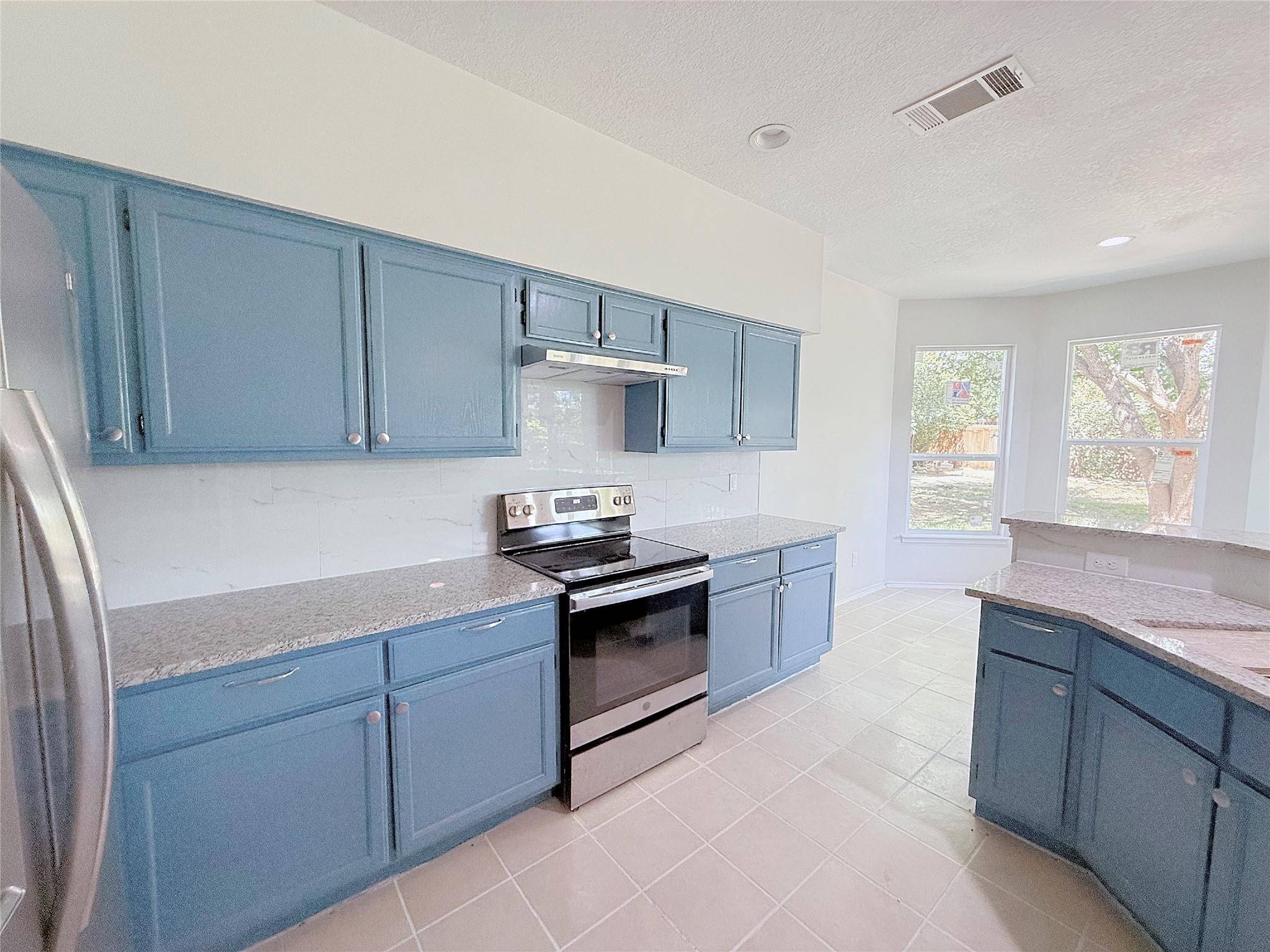 16403 Spotted Eagle DR, Leander, TX 78641