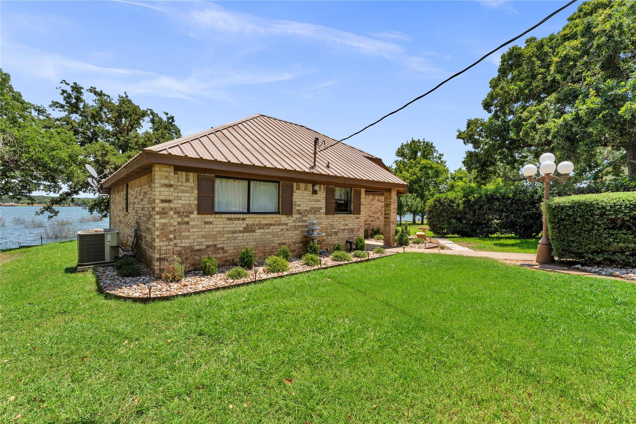 386 Lake Loop, Tow, TX 78672