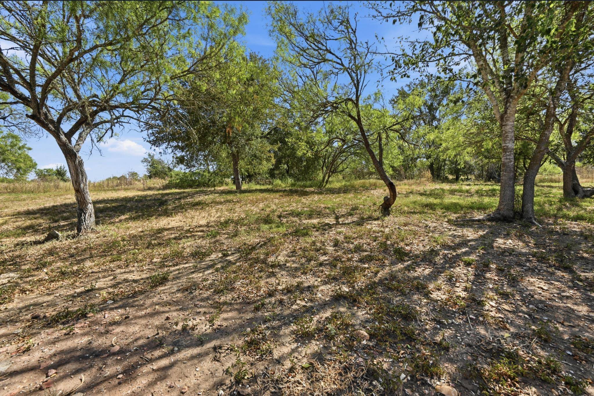 871 Political RD, Lockhart, TX 78644